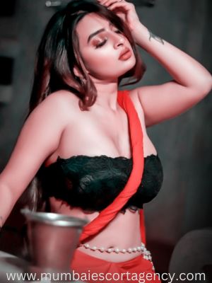 Sexy Mumbai Housewife Escort
